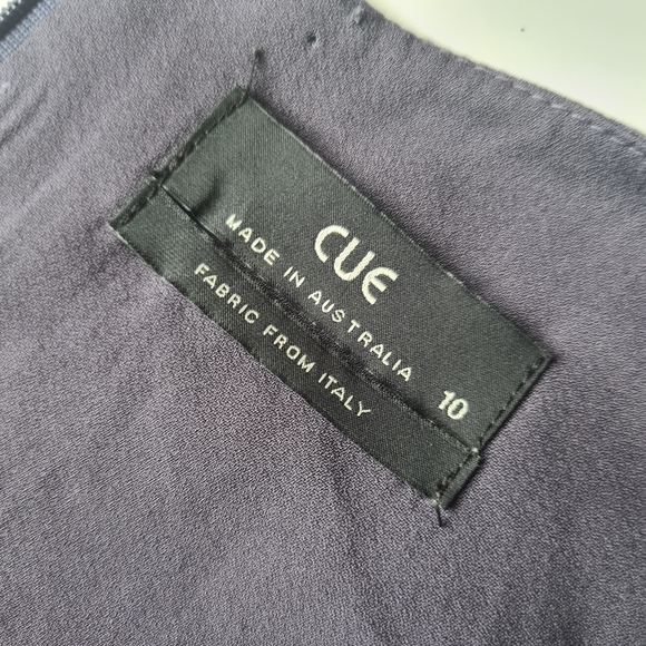 CUE Size 10 Stunning Gathered Neckline Shift Dress - Picture 4 of 6